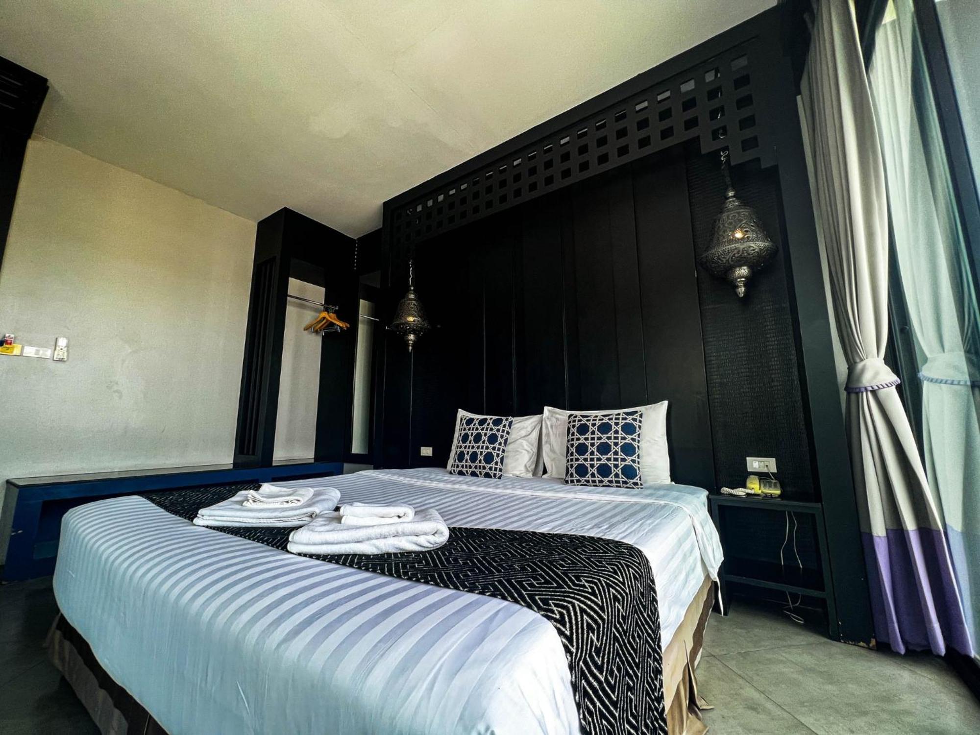 Srisawara Casa Hotel Krabi town Esterno foto